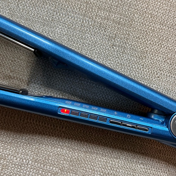 Nano Titanium Vented Straightening Iron - Picture 9 of 13
